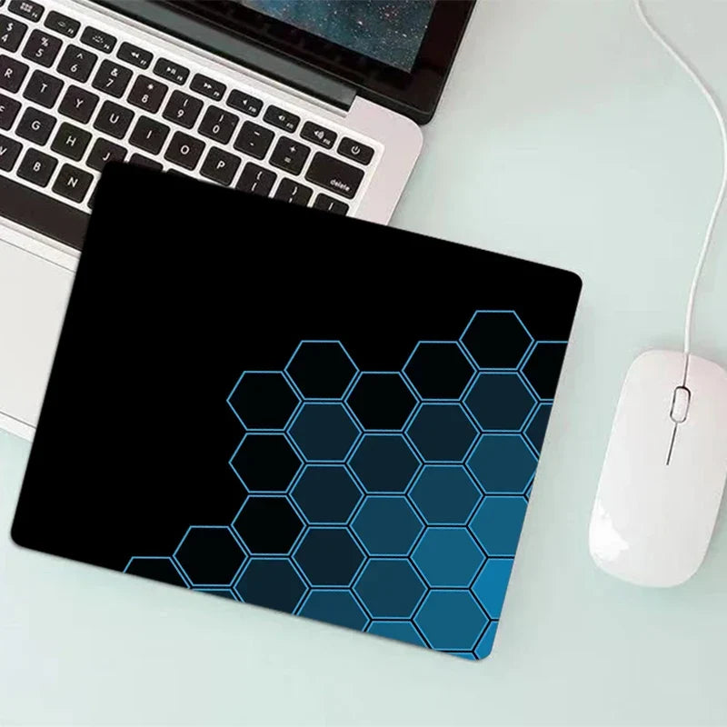 Hexagonal Honeycomb Print Mouse Pad, 18 x 22 cm